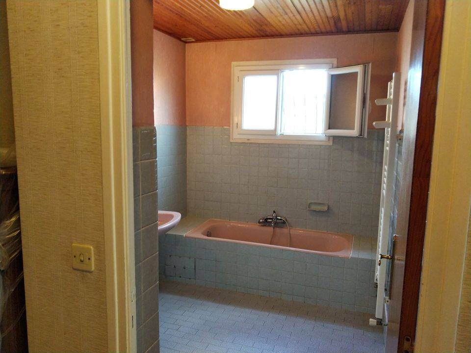 Installation salle de bain PMR baignoire La Seyne sur Mer Var 83