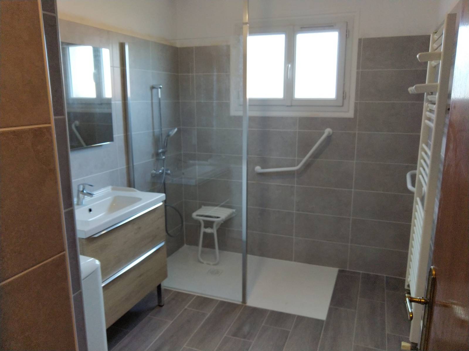 Aménagement salle de bain PMR à Toulon dans le Var 83