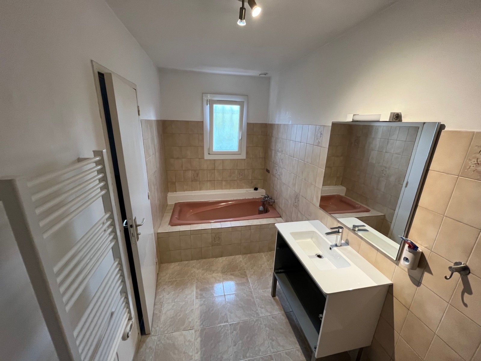 Rénovation salle de bain par un artisan agrée à Toulon dans le Var
