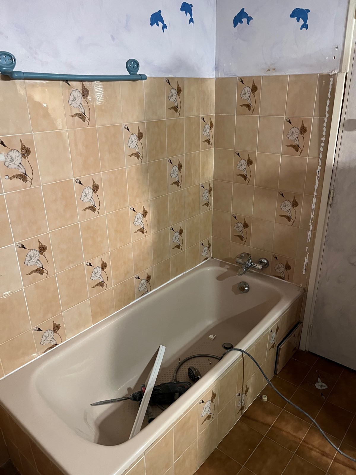 Artisan labellisé Handibat  pour aménagement salle de bain PMR á Six Fours Les Plages et ses alentours