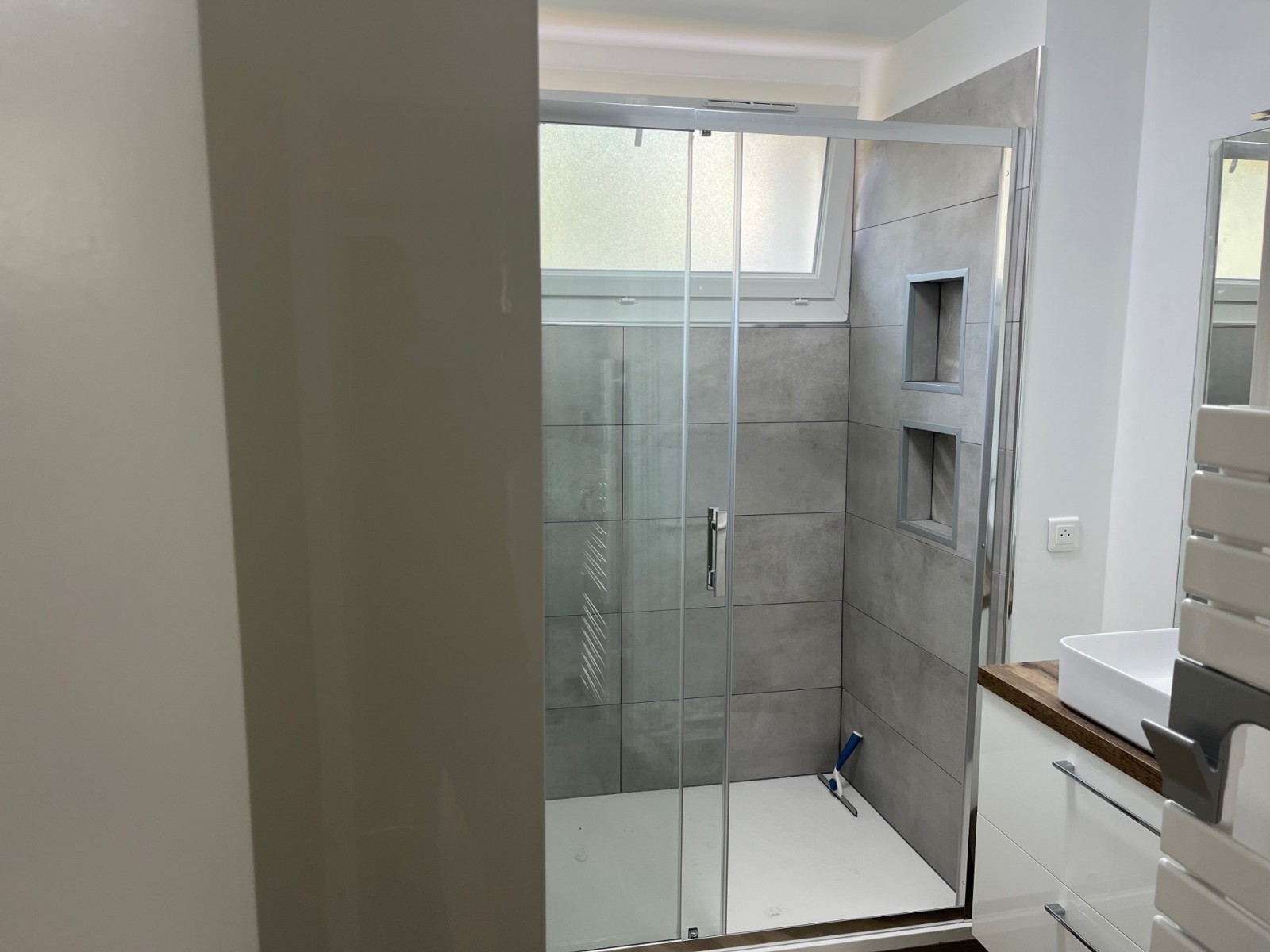 Artisan spécialisé dans l’aménagement et la rénovation de salle de bain à Six Fours Les Plages et ses environs dans le Var