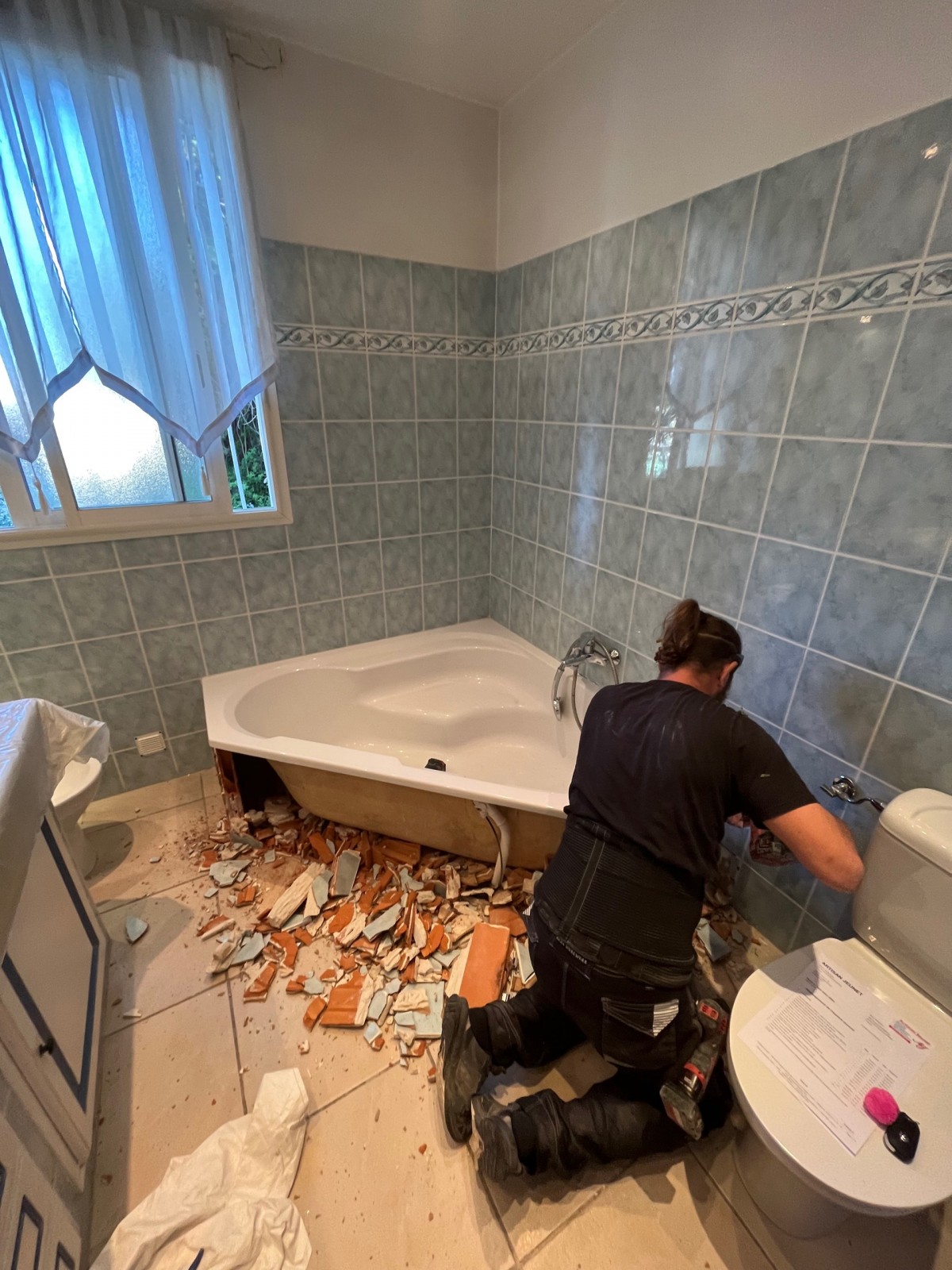 Aménagement d’une salle bain PMR à Six Fours Les Plages 83