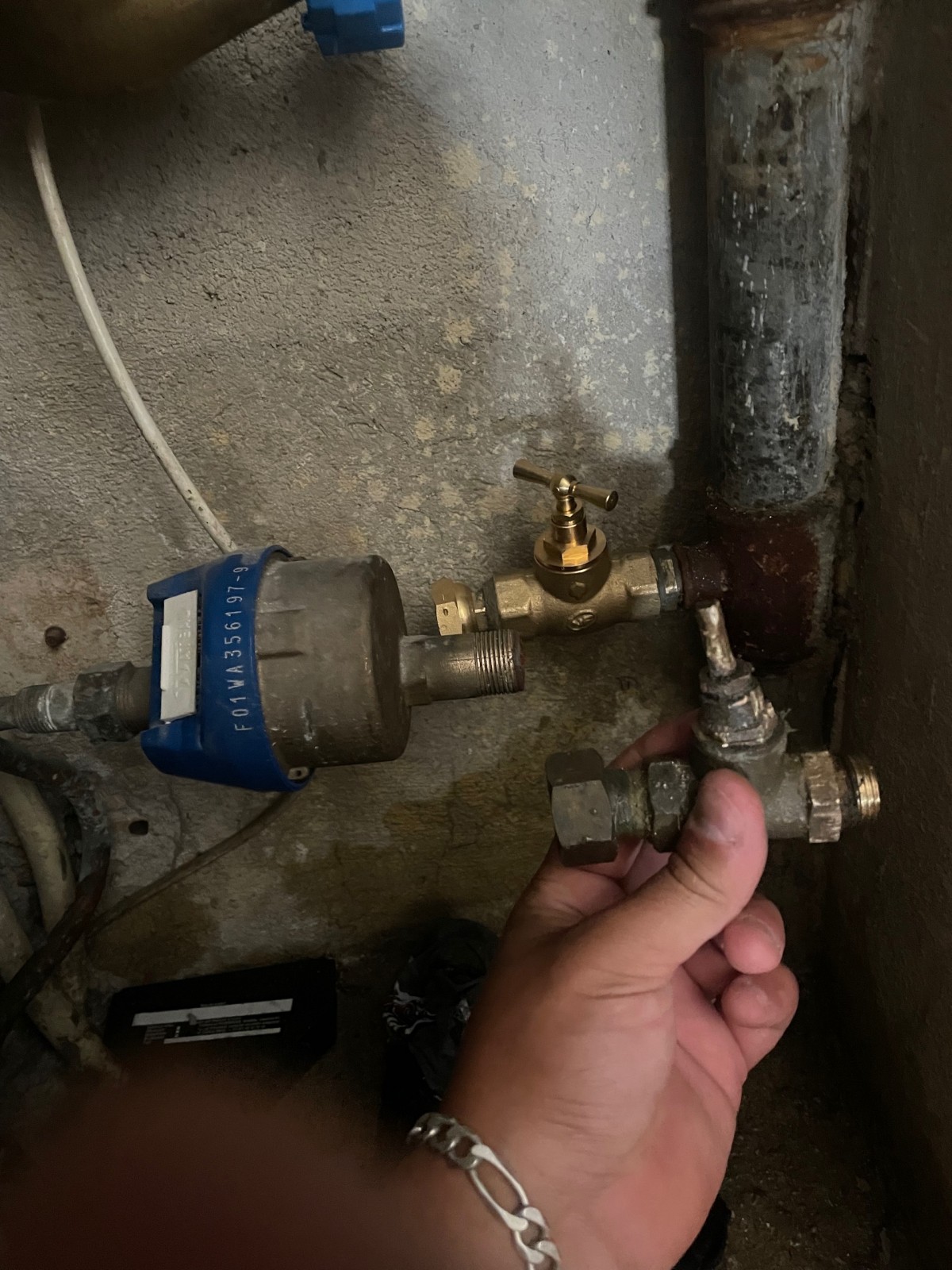 Plombier pour dépannage fuite d'eau La Seyne sur Mer dans le Var 83