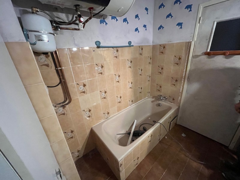 Aménagement salle de bain PMR (avant) sur Six Fours Les Plages et ses environs dans le Var