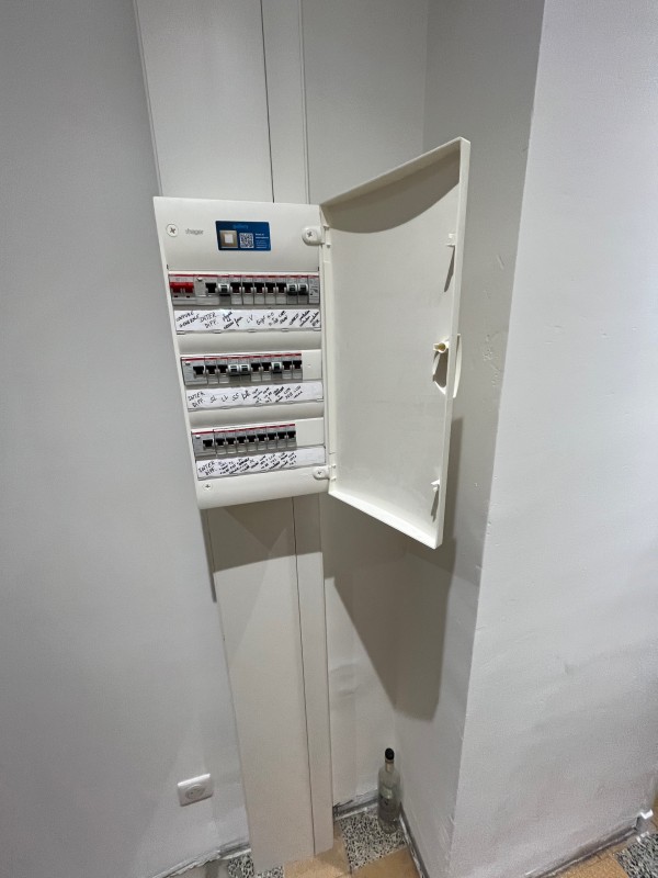 Remise aux normes tableau electrique à Six four les plages dans le Var 83