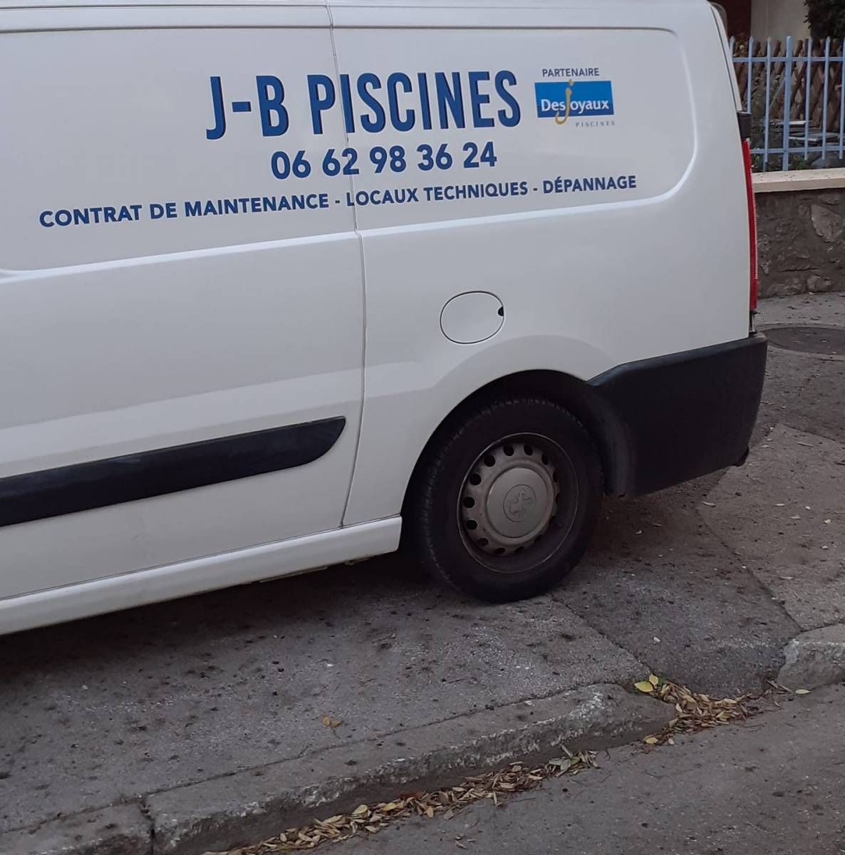 Installation et entretien de piscine La Seyne Sur Mer J-B  Piscine 83
